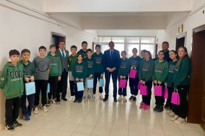 Korfbol Şampiyonu Öğrenciler Kaymakam Özderin’i Ziyaret Etti