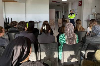 Karabiga Özel Engelli Yaşam Merkezinde Çalışan Kadınlara Jandarma Ekiplerinden Çeşitli Bilgilendirmeler