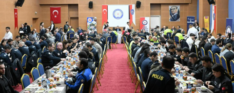 Vali Yunus Sezer Emniyet Personeliyle İftarda Buluştu