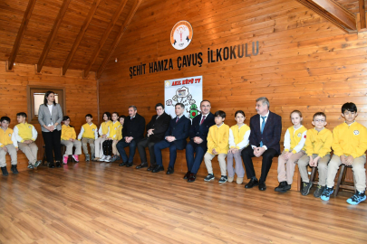 Vali Recep Soytürk Şehit Hamza Çavuş İlkokulu’nu Ziyaret Etti