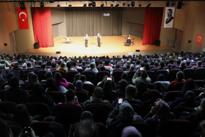 Çerkezköy’de “Ortadaki Oyun” Tiyatro Gösterisiyle Sanat Dolu Akşam