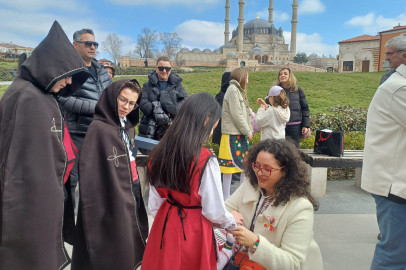 Edirne’de Marteniçkalar Barış İçin Bağlandı