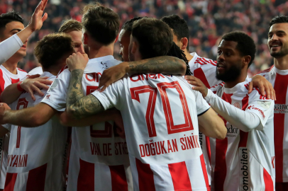 Trendyol Süper Lig: Antalyaspor: 2 - Fenerbahçe: 2 (Maç Sonucu)