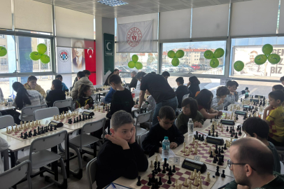 Yeşilay Haftası Satranç Turnuvası Final Gününde