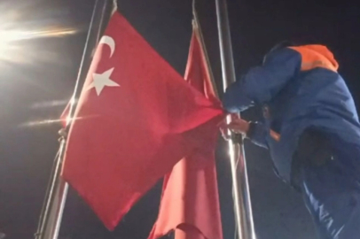 Al Bayrağa Duygulandıran Selam