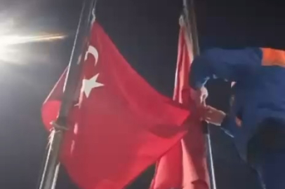 Al Bayrağa Duygulandıran Selam