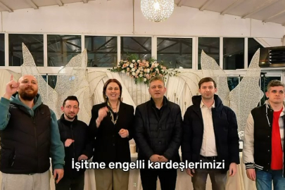 AK Parti Engelliler İftarında İşaret Dili Detayı