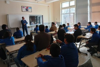 Kaymakam Özderin, Öğrencilerle Okuma Etkinliğinde Bir Araya Geldi