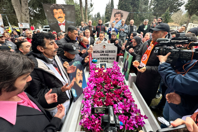 "Müslüm Baba" Unutulmadı: Sevenleri Ölümünün 13’üncü Yılında Mezarı Başında Buluştu