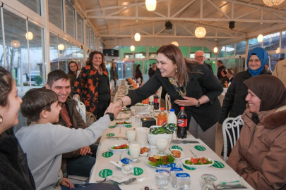 AK Parti Edirne İl Başkanı İba, İşitme Engelli Vatandaşlarla İftar Programında Buluştu