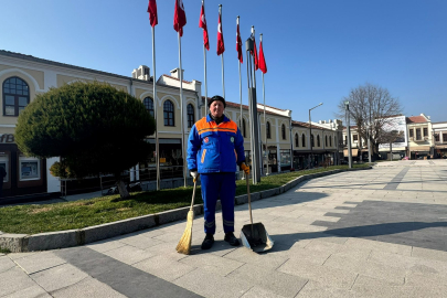 Süpürgesini Bıraktı, Bayrağa Koştu: O Anların Perde Arkası!