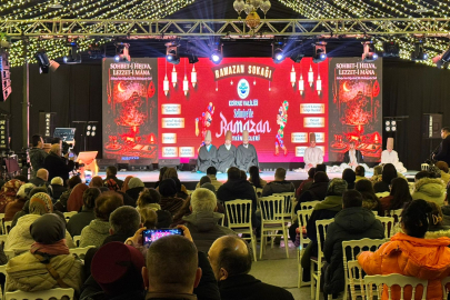 Edirne’de Teravih Sonrası "Helva Sohbetleri" Geleneği Yaşatılıyor