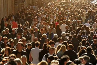 Türkiye Nüfusunun Yüzde 49,98'ini Kadınlar, Yüzde 50,02'sini Erkekler Oluşturdu