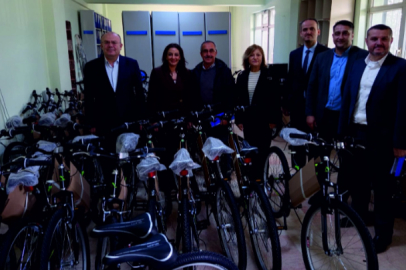 Uzunköprü'de 30 Yetim ve Öksüz Çocuğa Bisiklet Sürprizi