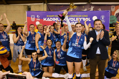 Lüleburgaz’da 8 Mart Kadınlar Voleybol Turnuvası Nefes Kesti