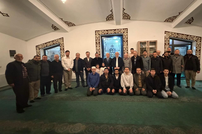 Vali Uğur Turan Vatandaşlarla Teravihte Buluştu