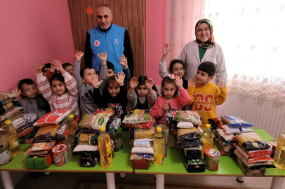 Kur'an Kursu Öğrencilerinden Gıda Kolisi