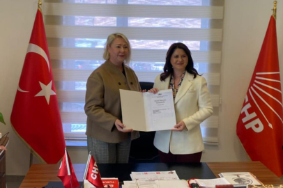 ‎CHP Edirne'den Başkan Gencan'a 8 Mart Hediyesi