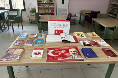 Kütüphanede “İstiklal Marşı ve Mehmet Akif” Kitap Sergisi