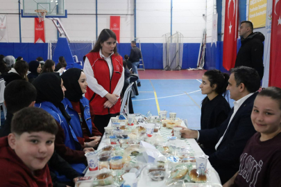 Vize’de Gençler İftar Sofrasında Buluştu