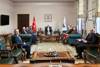 Vali Turan, Sosyal Yardımlaşma ve Dayanışma Vakfı Mütevelli Heyeti’ni Kabul Etti