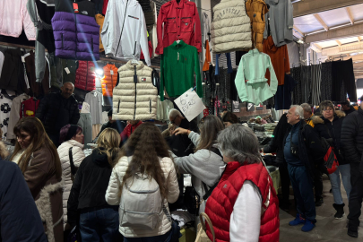 Bulgar Turistler Giyim Tezgâhlarına Akın Etti