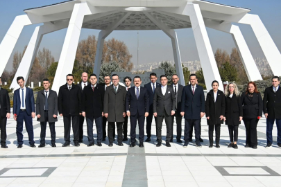 Devlet Büyükleri Anıt Mezarlığı'nda Anma Programı Gerçekleştirildi