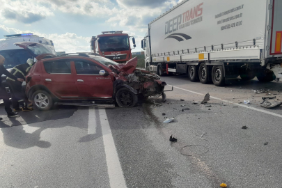 Edirne'de Otomobilin Tıra Arkadan Çarptığı Kaza Güvenlik Kamerasında