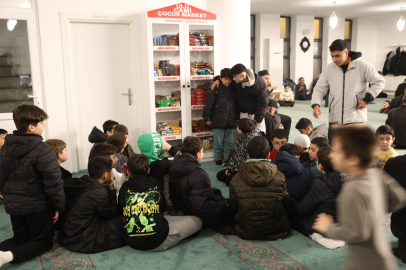 Kırklareli'nde Ücretsiz "Çocuk Market" Uygulamasıyla Küçüklerin Camiye İlgisi Artıyor