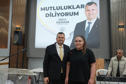 Saray Belediyesi Büyükyoncalı’da Hemşehrilerle Buluştu, Şampiyon Sporcuyu Ödüllendirdi