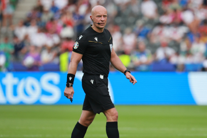 Liverpool - Galatasaray Maçını Szymon Marciniak Yönetecek