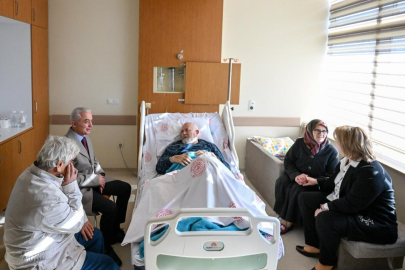 Vali Turan’dan Hastanede Geçmiş Olsun Ziyareti