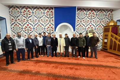 Kırklareli Valisi Teravih Namazını Öğrencilerle Kıldı