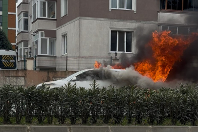 Tekirdağ'da Korku Dolu Anlar: Otomobil Bir Anda Alev Topuna Döndü