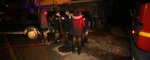 Çanakkale'de Yangın Çıkan Evde Hasar Oluştu