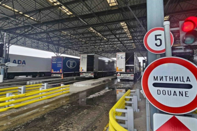 Çikolata Dolu Çantadan 220 Bin Euro Çıktı