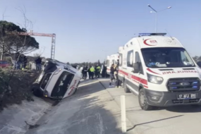 Çanakkale'de Yolcu Minibüsü Devrildi: 8 Yaralı