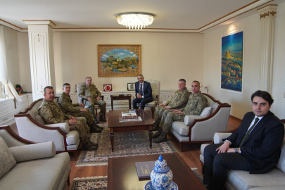 Komutanlardan Edirne Valisi Yunus Sezer’e Ziyaret