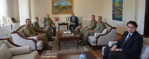 Komutanlardan Edirne Valisi Yunus Sezer’e Ziyaret