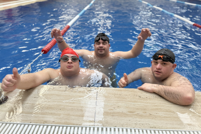 Tekirdağ'da Down Sendromlu Çocuklar Dereceye Girmek İçin Kulaç Attı