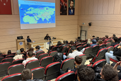 Tekirdağ'da "İklim Değişikliğinin Göçlere Etkisi" Konferansı Düzenlendi