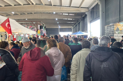 Cumartesi Pazarı Doldu Taştı