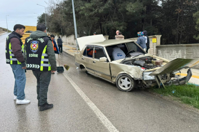 Elektrik Direğine Çarparak Durabildi