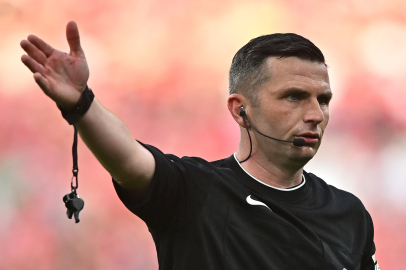 Kosova - Türkiye Maçını Michael Oliver Yönetecek