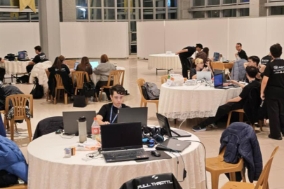 TÜ Gençler Uzay Teknolojileri İçin Gece Boyunca Çalıştı