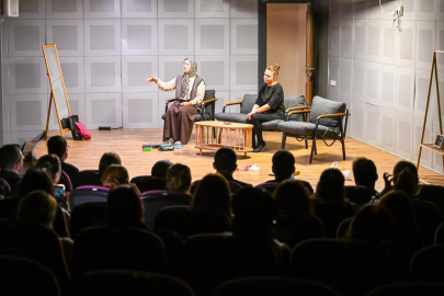 Kırklareli’nde “Çirkin” Tiyatro Oyunu Sahnelendi