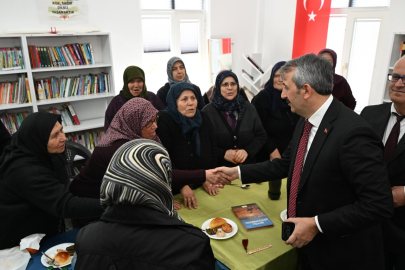Vali Yunus Sezer, Enez’de Kadınlara Yönelik Giyim Kursunu Ziyaret Etti