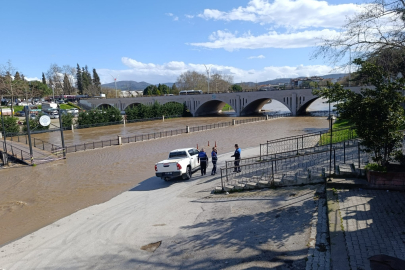 Çanakkale'de Sağanak Nedeniyle Kocabaş Çayı Taştı