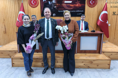 CHP’den Seçilmiş Kadınlara Çiçek