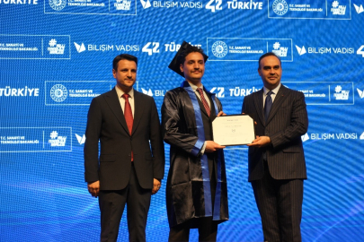 Bakan Kacır, Yeni Nesil 407 Yazılımcı Gencin Heyecanını Paylaştı